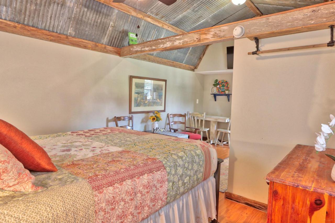 Sunflower Ridge Bungalow Wimberley Buitenkant foto