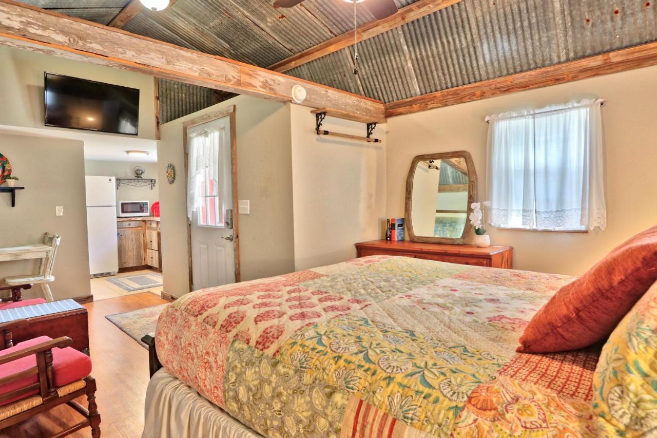 Sunflower Ridge Bungalow Wimberley Buitenkant foto